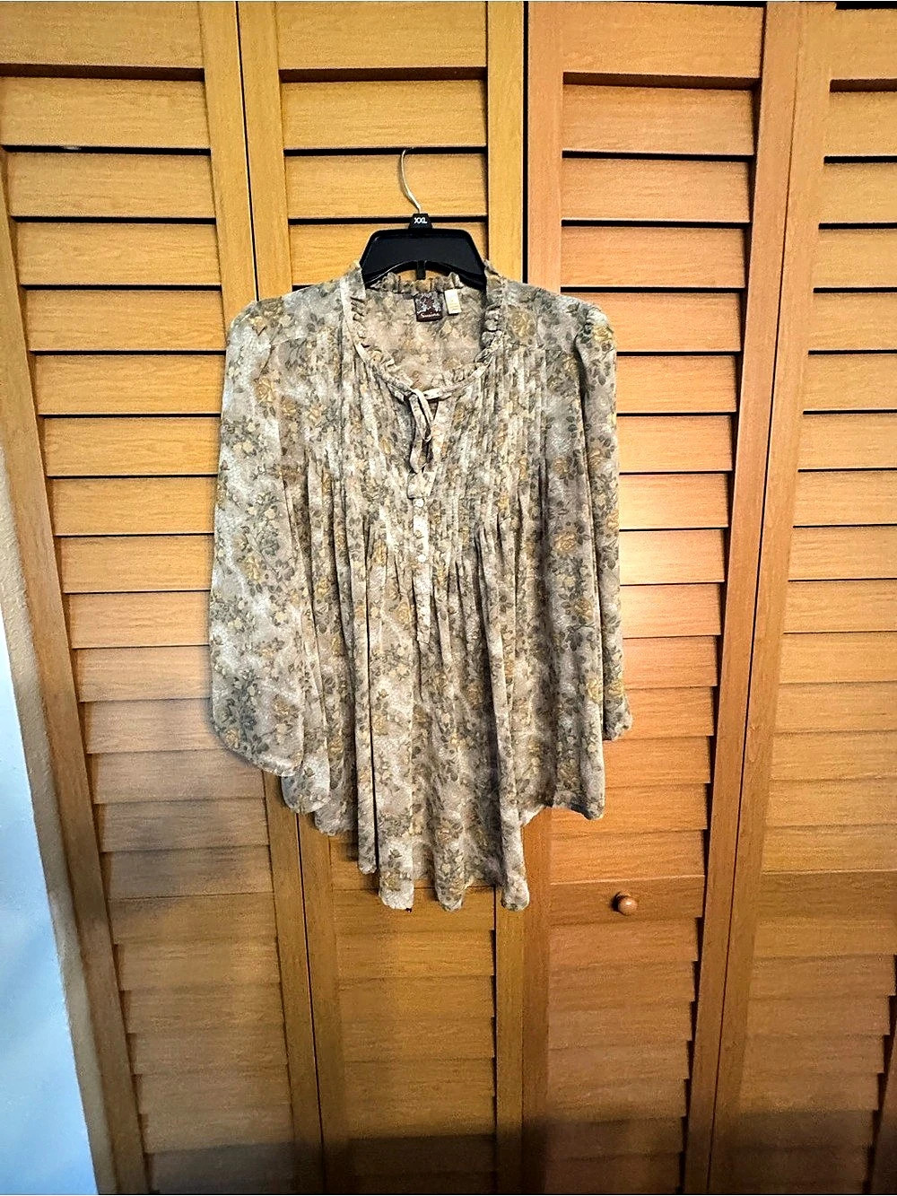 Susina Floral Sheer Ruffle Blouse in Beige, Green & Gold Size XL, Peasant top
